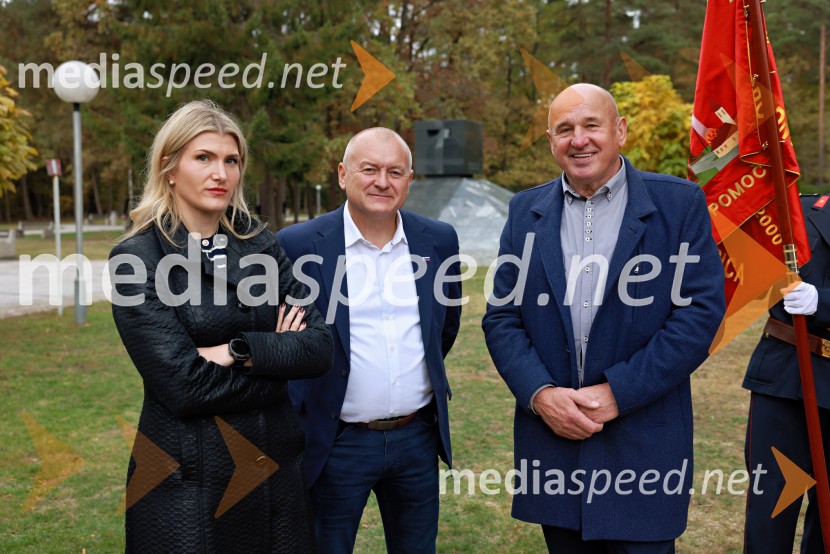 Slovesno odkritje spominsko-informativne table v spomin gasilcem, Pokopališče Dobrava