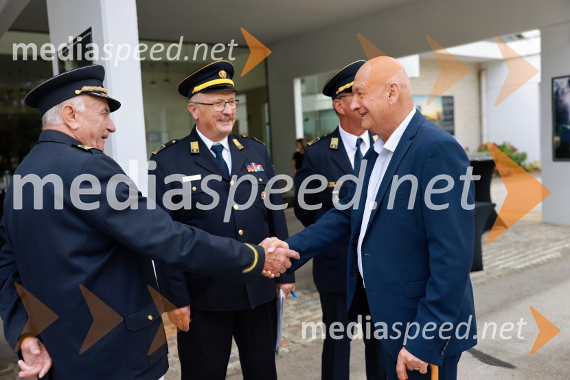 Slovesno odkritje spominsko-informativne table v spomin gasilcem, Pokopališče Dobrava