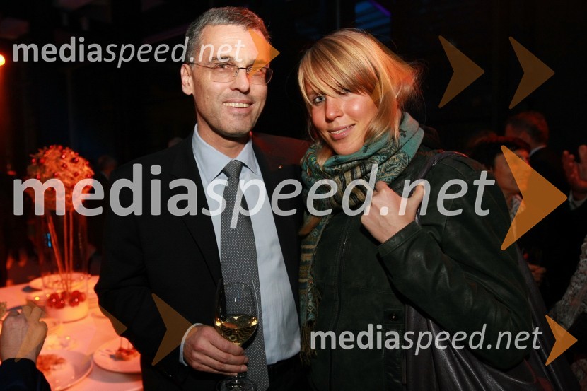 Črtomir Remec, predsednik Inženirske zbornice Slovenije (IZS) in njegova hčerka EvaInženirska zbornica Slovenije, Podelitev nagrad za inovativnost 2009