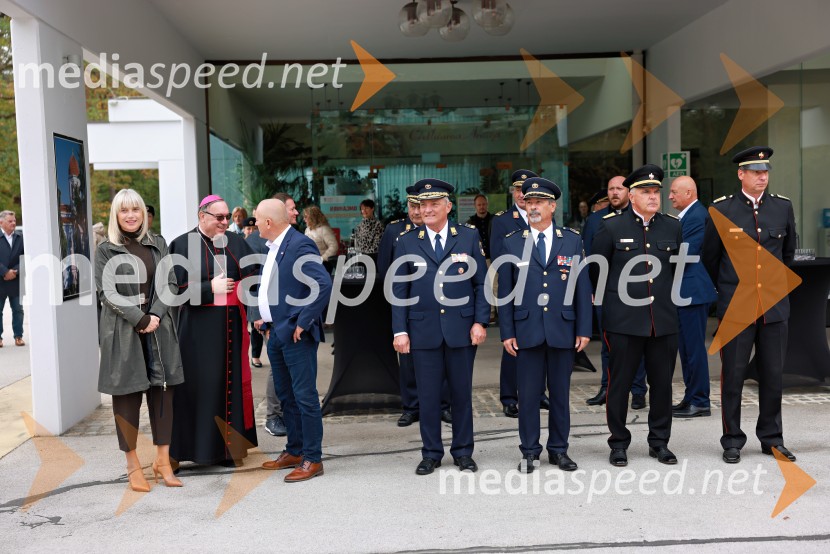 Slovesno odkritje spominsko-informativne table v spomin gasilcem, Pokopališče Dobrava