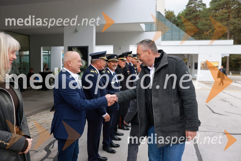 Slovesno odkritje spominsko-informativne table v spomin gasilcem, Pokopališče Dobrava