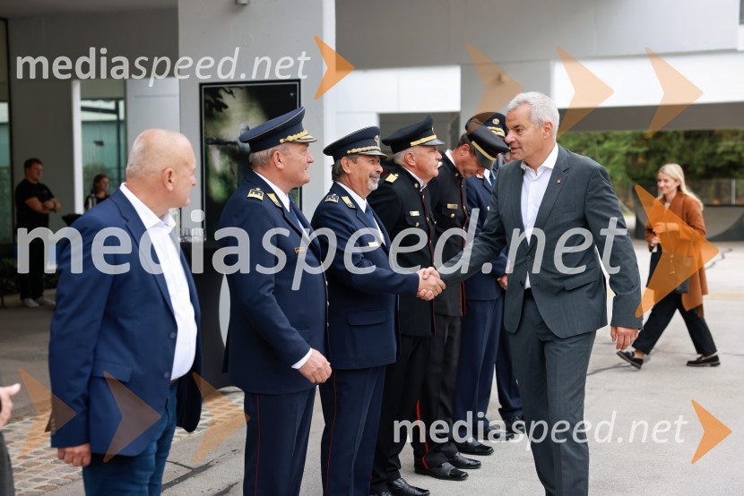 Slovesno odkritje spominsko-informativne table v spomin gasilcem, Pokopališče Dobrava