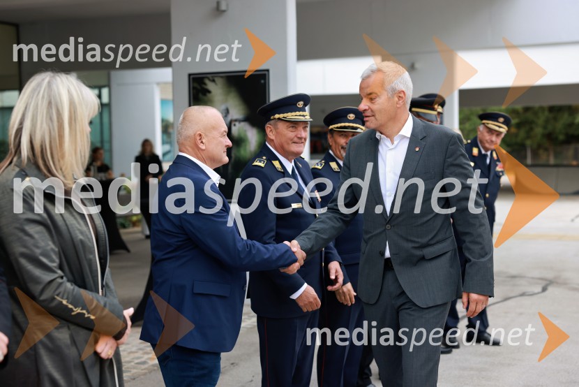Slovesno odkritje spominsko-informativne table v spomin gasilcem, Pokopališče Dobrava