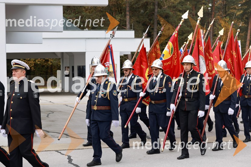 Slovesno odkritje spominsko-informativne table v spomin gasilcem, Pokopališče Dobrava