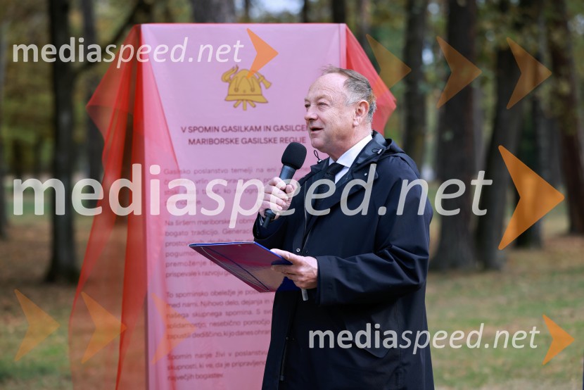 Slovesno odkritje spominsko-informativne table v spomin gasilcem, Pokopališče Dobrava