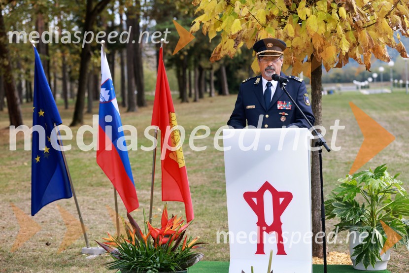 Slovesno odkritje spominsko-informativne table v spomin gasilcem, Pokopališče Dobrava