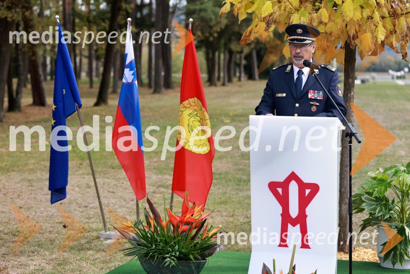 Slovesno odkritje spominsko-informativne table v spomin gasilcem, Pokopališče Dobrava