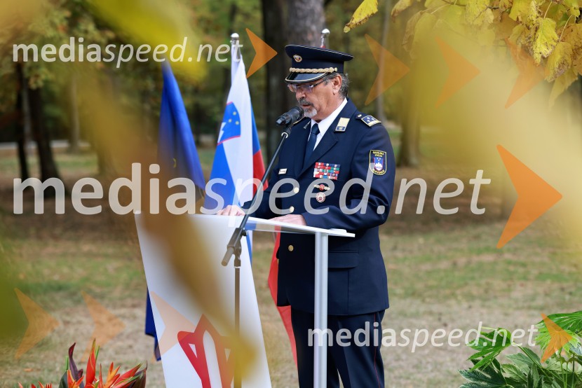 Slovesno odkritje spominsko-informativne table v spomin gasilcem, Pokopališče Dobrava