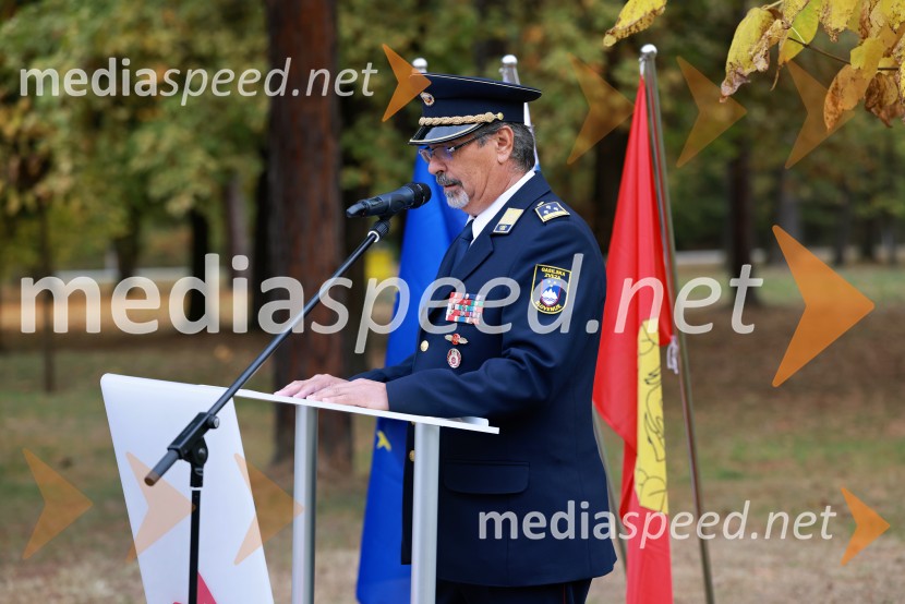 Slovesno odkritje spominsko-informativne table v spomin gasilcem, Pokopališče Dobrava