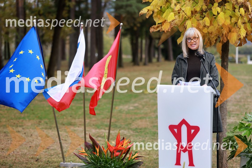 Slovesno odkritje spominsko-informativne table v spomin gasilcem, Pokopališče Dobrava