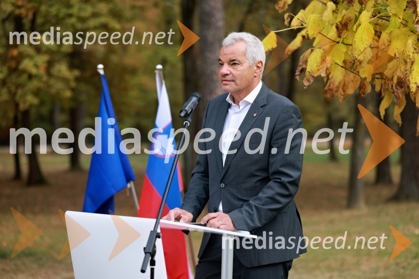 Slovesno odkritje spominsko-informativne table v spomin gasilcem, Pokopališče Dobrava