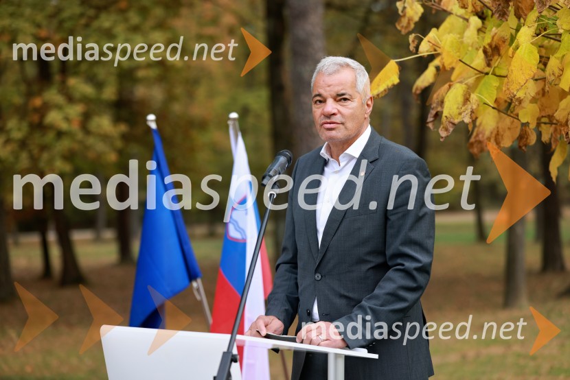 Slovesno odkritje spominsko-informativne table v spomin gasilcem, Pokopališče Dobrava