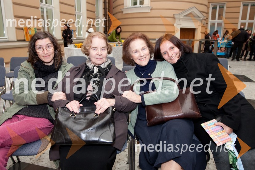 Alenka Veler, revija Ciciban, Ančka Godec Gošnik, ilustratorka,  	Marjanca Jemec Božič, ilustratorka in Irena Matko Lukan, urednica revije CicibanOdprtje razstave UNICEF-ovih voščilnic