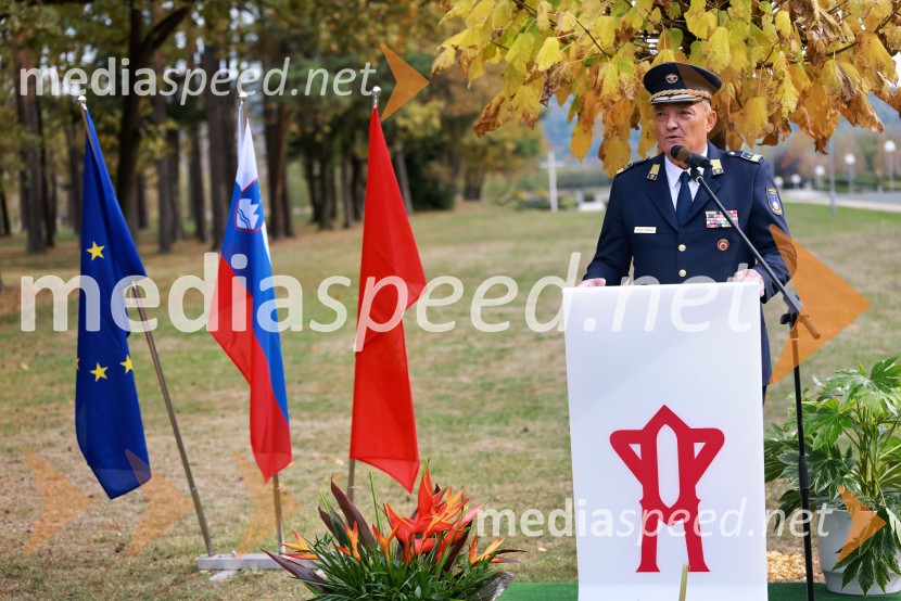 Slovesno odkritje spominsko-informativne table v spomin gasilcem, Pokopališče Dobrava