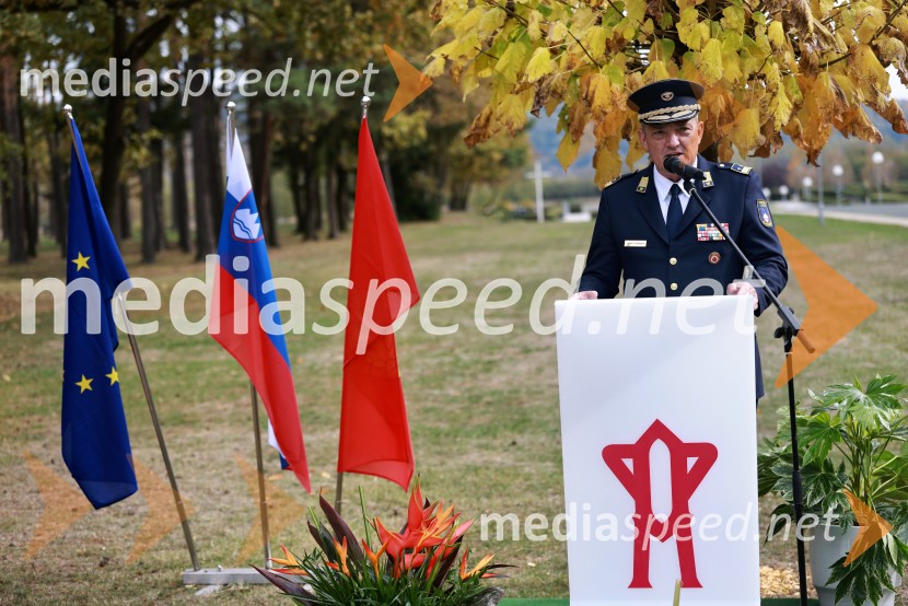 Slovesno odkritje spominsko-informativne table v spomin gasilcem, Pokopališče Dobrava