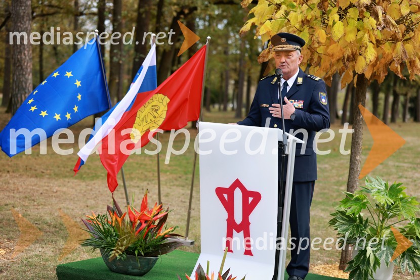 Slovesno odkritje spominsko-informativne table v spomin gasilcem, Pokopališče Dobrava