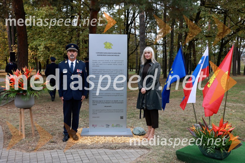 Slovesno odkritje spominsko-informativne table v spomin gasilcem, Pokopališče Dobrava