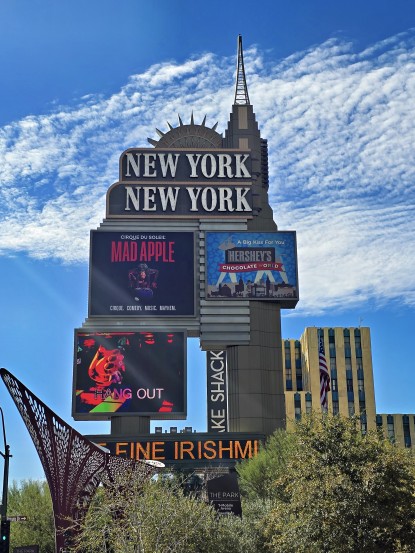 New York, New York, Hotel & Casino, Las Vegas, ZDAKako so casinoji postali simbol glamurja in prestiža?