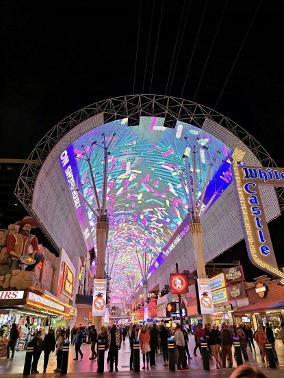 Old Las Vegas, Stari Las Vegas, ZDAKako so casinoji postali simbol glamurja in prestiža?