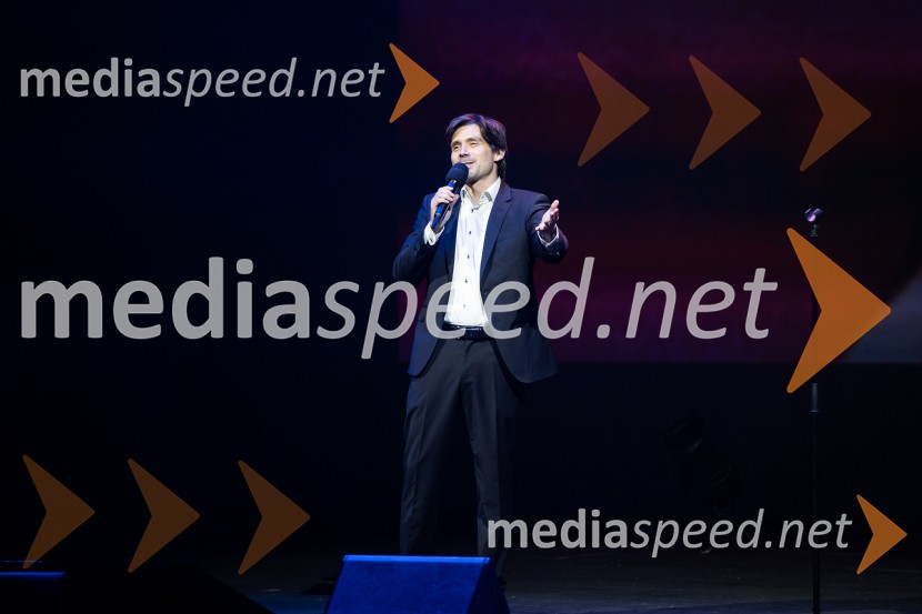 Bojan Emeršič, Vid Valič in Tilen Artač združili moči na Standup velešovu