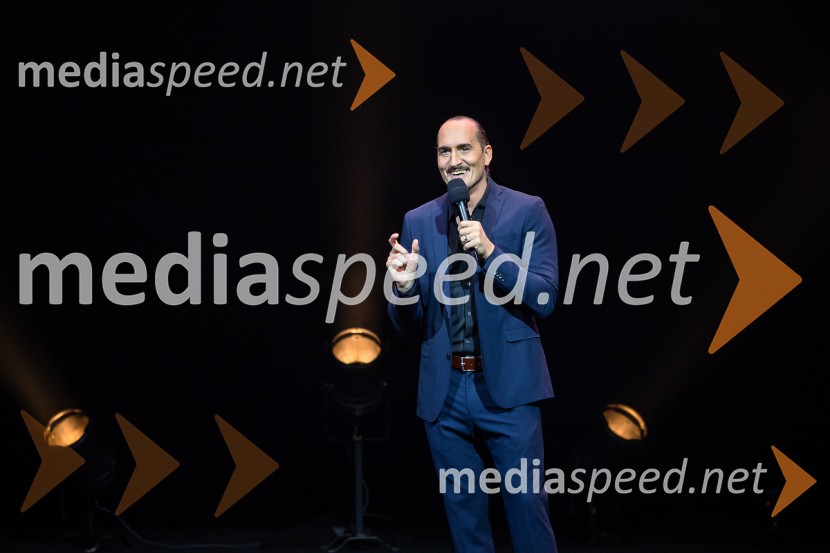 Bojan Emeršič, Vid Valič in Tilen Artač združili moči na Standup velešovu