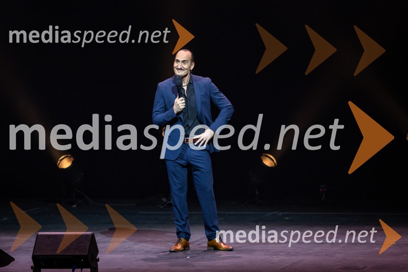 Bojan Emeršič, Vid Valič in Tilen Artač združili moči na Standup velešovu