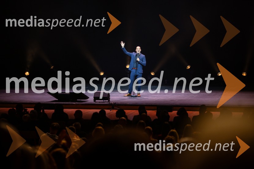 Bojan Emeršič, Vid Valič in Tilen Artač združili moči na Standup velešovu
