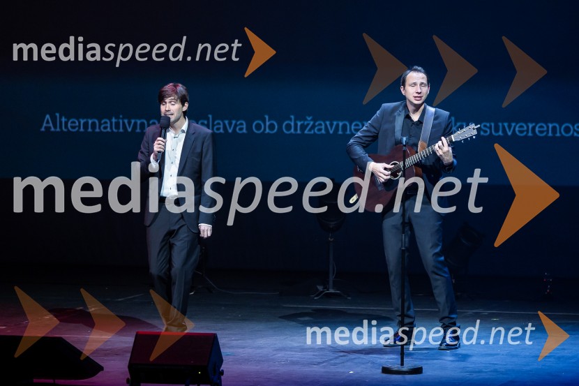 Bojan Emeršič, Vid Valič in Tilen Artač združili moči na Standup velešovu