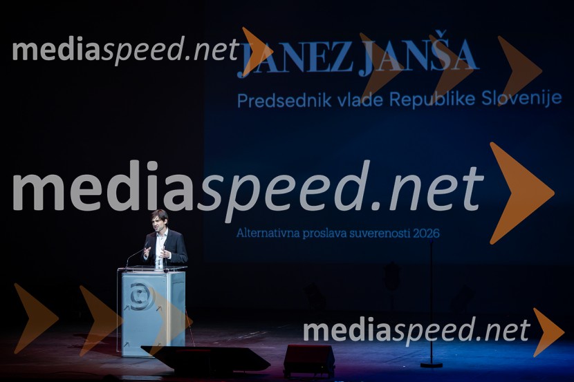 Bojan Emeršič, Vid Valič in Tilen Artač združili moči na Standup velešovu