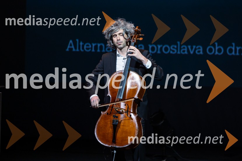 Bojan Emeršič, Vid Valič in Tilen Artač združili moči na Standup velešovu