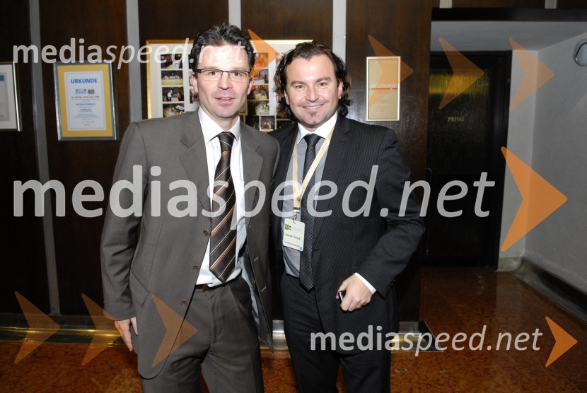 Janez Slabe, član upravnega odbora Slovenske turistične organizacije in Dominik S. Černjak, predsednik Turistične zveze SlovenijeOkusiti Slovenijo