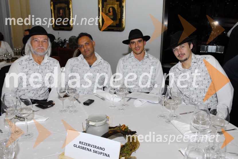 Halgato, glasbena skupinaOkusiti Slovenijo