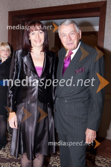 Demeter Bitenc, igralec in spremljevalka Majda PintarTrend, podelitev nagrad