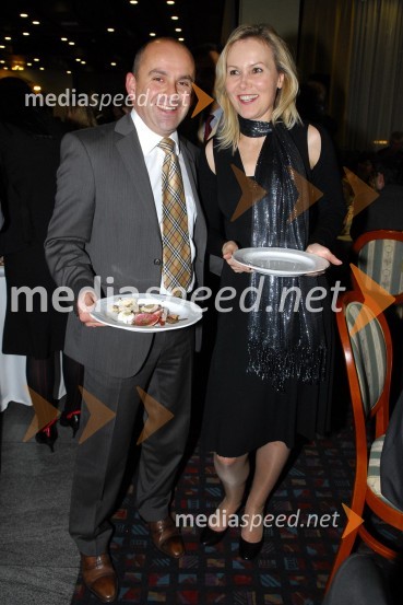 Marjan Hribar, direktor Direktorata za turizem pri Ministrstvu za gospodarstvo in dr. Tanja Mihalič, profesorica na Ekonomski fakulteti Univerze v LjubljaniOkusiti Slovenijo