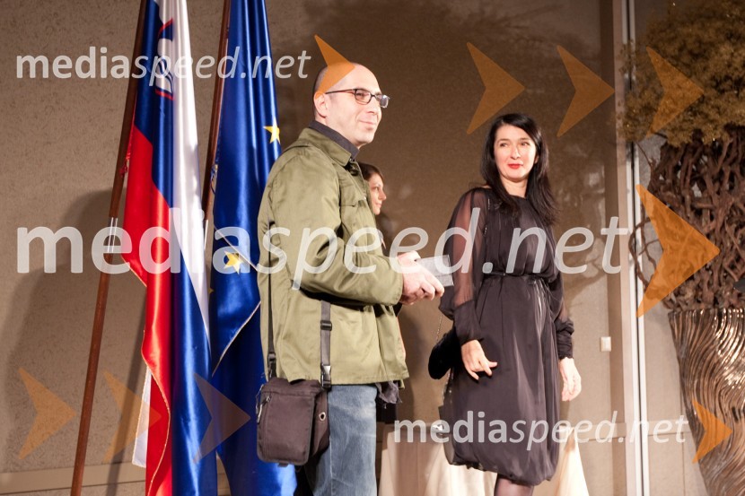 	Vadim Fiškin in Zdenka Badovinac, direktorica Moderne galerijeTrend, podelitev nagrad