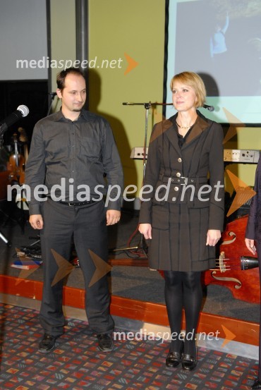 Predstavnika Zavoda za turizem Kranj, prejemniki nagrade Srebrni sejalecOkusiti Slovenijo