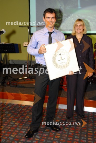 Luka Esenko, Zavod Židana Marela prejemniki nagrade Snovalec 2009Okusiti Slovenijo