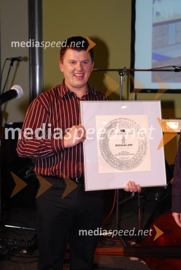 Predstavnik podjetja Svibor d.o.o. prejemniki nagrade Snovalec 2009Okusiti Slovenijo