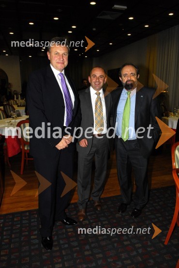 ..., Marjan Hribar, direktor Direktorata za turizem pri Ministrstvu za gospodarstvo in Eduardo Fayos Sloa, Svetovna turistična organizacijaOkusiti Slovenijo