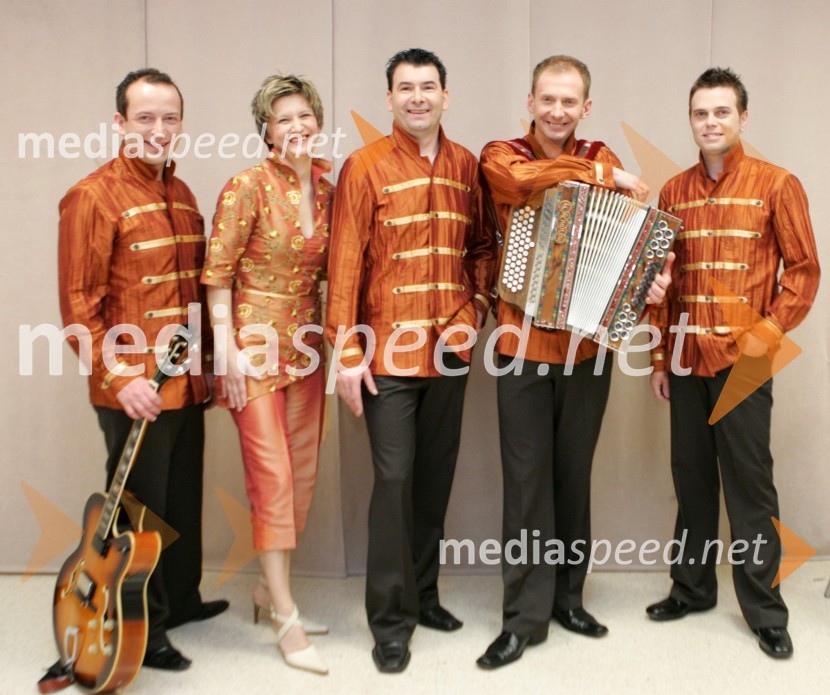 Skupina Malibu: Jani Topičnik, Tjaša Fatur, Marijan Uljan, Aleš Turk, Matej IvančičSlovenska polka in valček