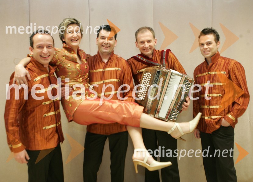 Skupina Malibu: Jani Topičnik, Tjaša Fatur, Marijan Uljan, Aleš Turk, Matej IvančičSlovenska polka in valček