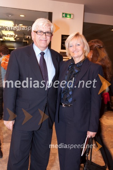 Aleks Štakul, nekdanji generalni direktor RTV Slovenija s soprogo MartoPomladno prebujenje, premiera mjuzikla v MGL