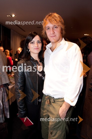 Nataša Pevec, koordinatorka za trženje programa MGL in Matej Puc, igralecPomladno prebujenje, premiera mjuzikla v MGL