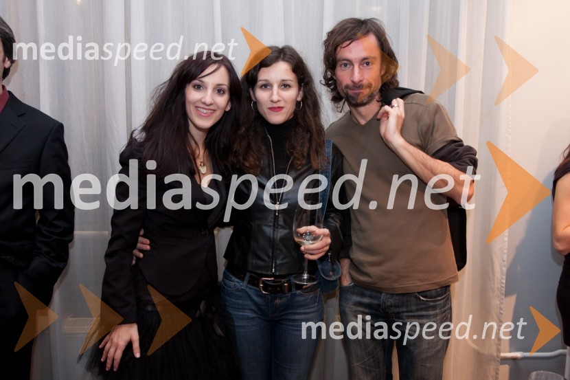 Laura Zafred, igralka, Katarina Jericijo, violončelistka in Uroš Rakovec, glasbenikPomladno prebujenje, premiera mjuzikla v MGL