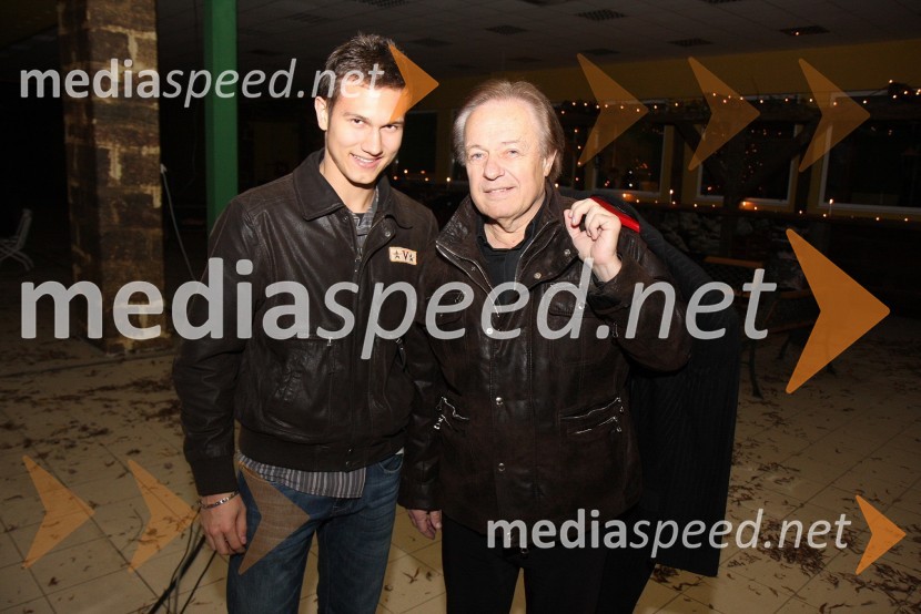 Tadej Žalig, harmonikar in Alfi Nipič, pevecTV Pika, snemanje novoletne oddaje