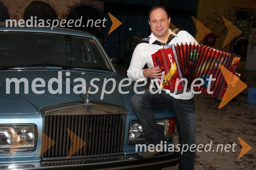 Boštjan Konečnik, harmonikarTV Pika, snemanje novoletne oddaje