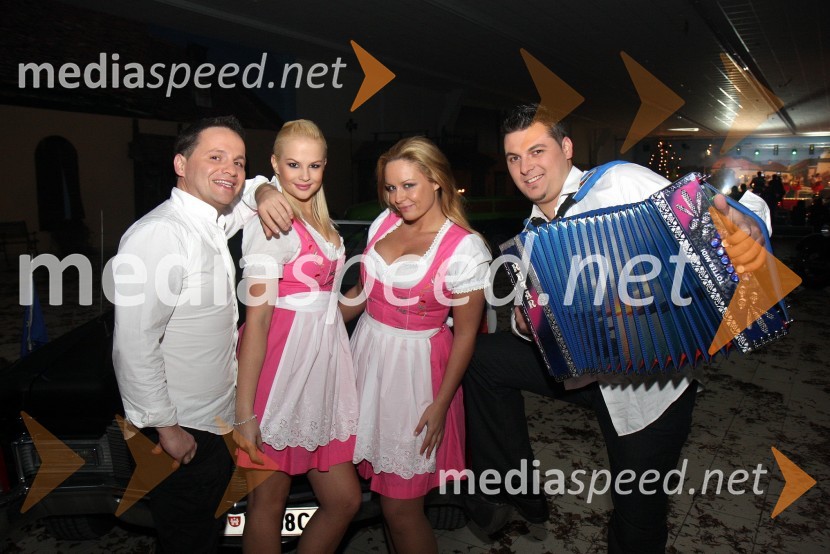 Skupina Atomik HarmonikTV Pika, snemanje novoletne oddaje