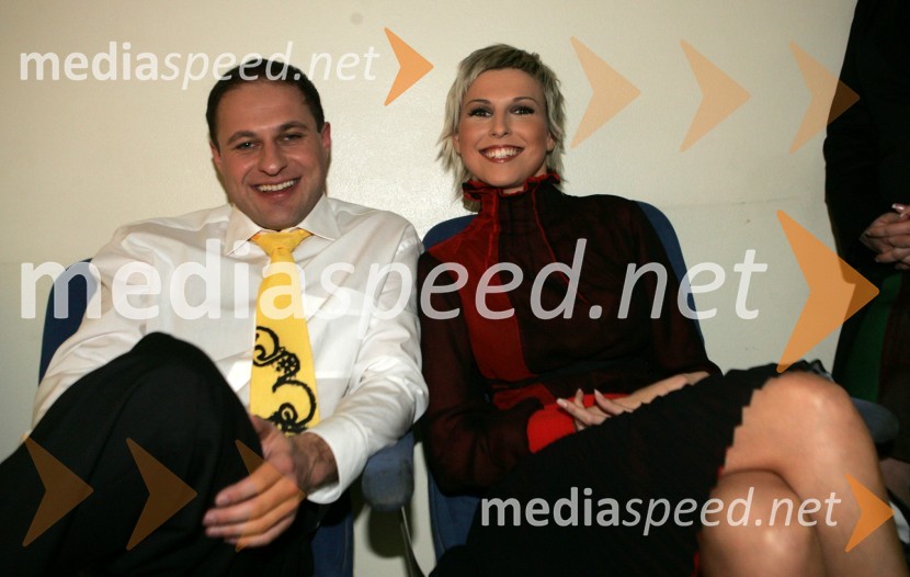 Boštjan Konečnik, harmonikar in Monika Pučelj, pevkaSlovenska polka in valček