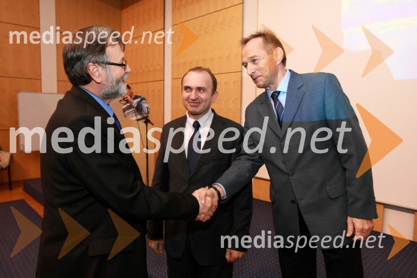 Prof. dr. Ivan Rozman, rektor Univerze v Mariboru, dr. Franci Demšar, direktor Javne agencije za raziskovalno dejavnost Republike Slovenije (ARSS) in prof. dr. Franci Čuš, predsednik Upravnega odbora Društva univerzitetnih profesorjev MariborUniverza v Mariboru, okrogla miza o raziskovalnih projektih