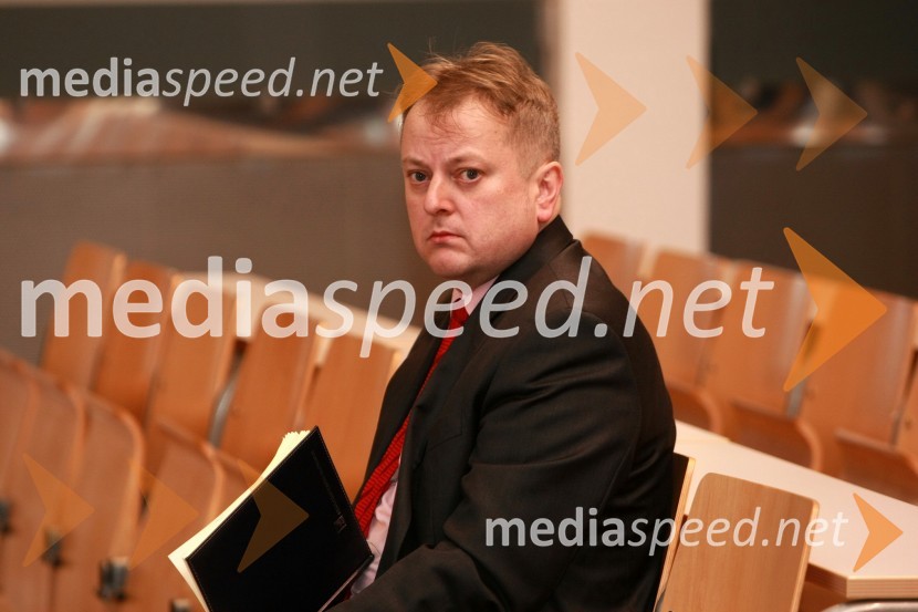 Simon Ošo, Javna agencija za raziskovalno dejavnost Republike Slovenije (ARSS)Univerza v Mariboru, okrogla miza o raziskovalnih projektih